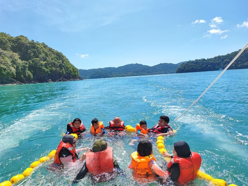 Avante Sunset Party Cruise in Langkawi - BBQ dinner and free-flow drinks