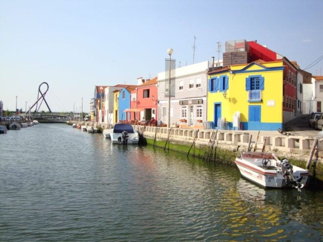 Aveiro: Boat Cruise and City Walking Tour With Sweet Tasting - Meeting Point and Important Information