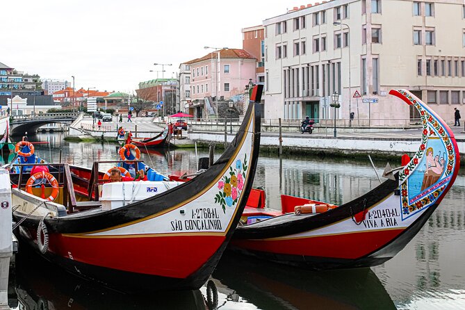Aveiro Canal Cruise in Traditional Moliceiro Boat - Souvenir Photos and Meeting Details