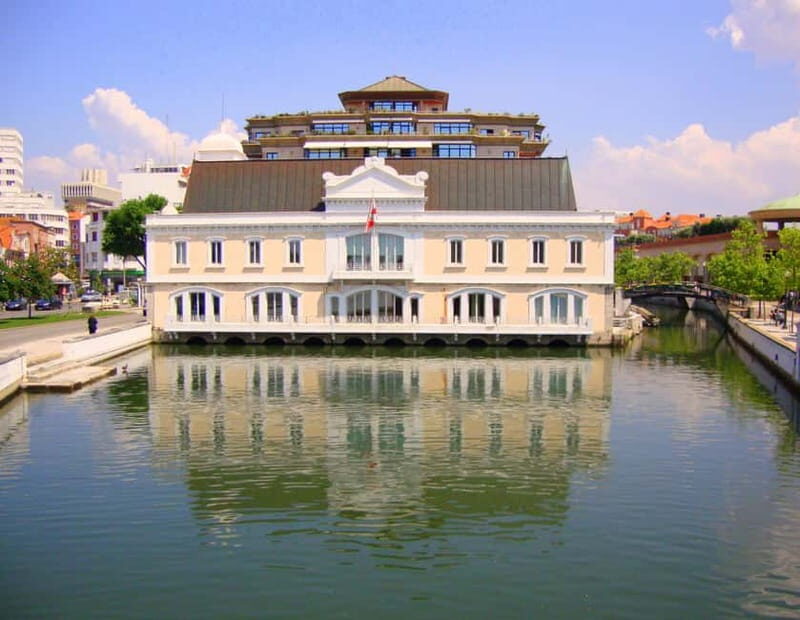 Aveiro Essential: Boat, Walking Tour, Sweets & Ribbons - Frequently Asked Questions