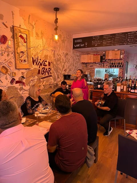 Aveiro: Fados and dinner - Who Will Love This Experience?