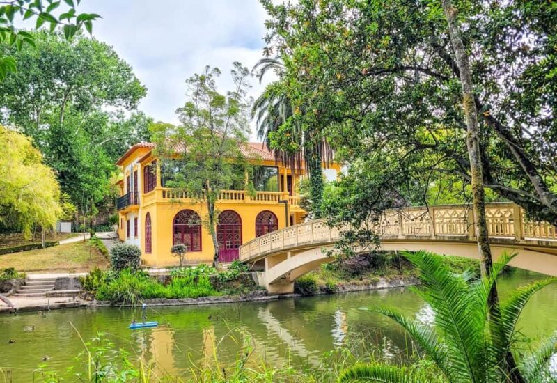 Aveiro: Gondola Ride and Costa Nova Beach All Included. - Exploring Aveiro: A City of Color and Canal