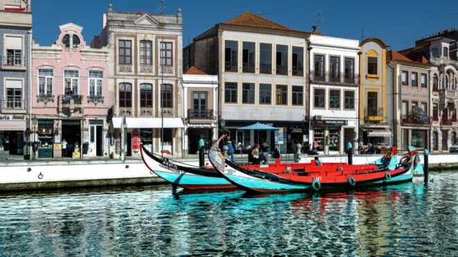 Aveiro: Scenic Guided Boat Tour - Starting Location
