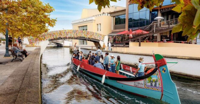 Aveiro: Scenic Guided Boat Tour - Main Sites Passed During the Tour