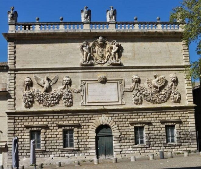 Avignon: Around The Palace Tour - Live Tour Guide