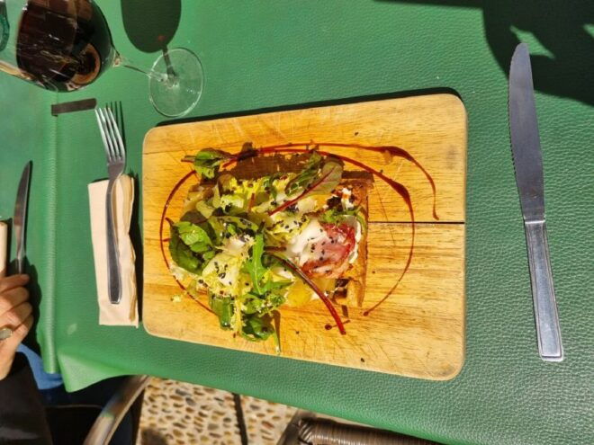 Avignon: Historic District Guided Food & Wine Walking Tour - Historical Eateries and Delicious Shops