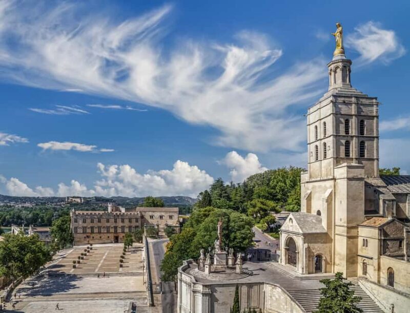 Avignon: Private 2-Hour Intro City Walk with Local Guide - Exploring Avignon with a Private 2-Hour City Walk and Local Guide