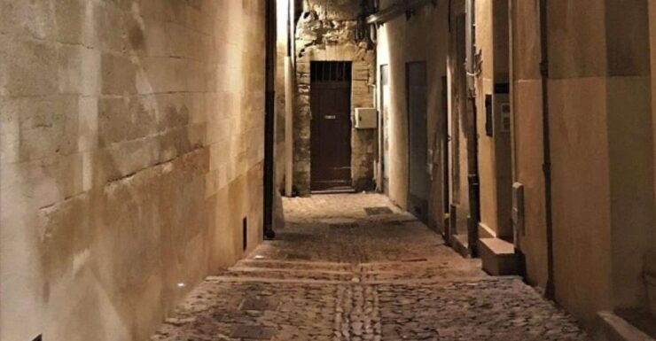 Avignon: The Night Amble Between Bourgeois and Christians - Good To Know