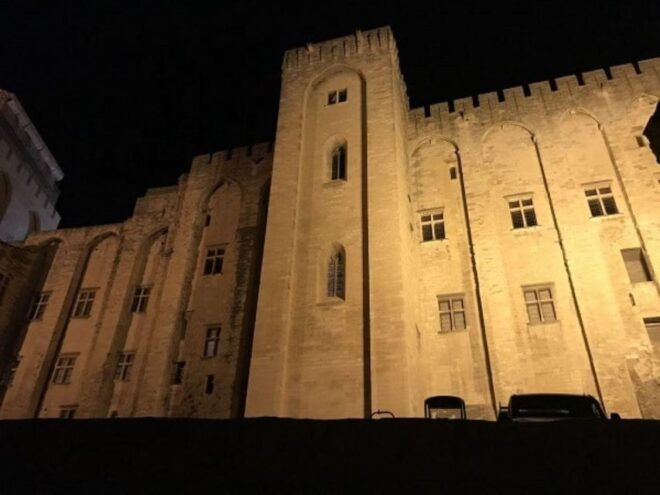 Avignon: The Night Amble Between Bourgeois and Christians - Unveiling Avignons Hidden Stories