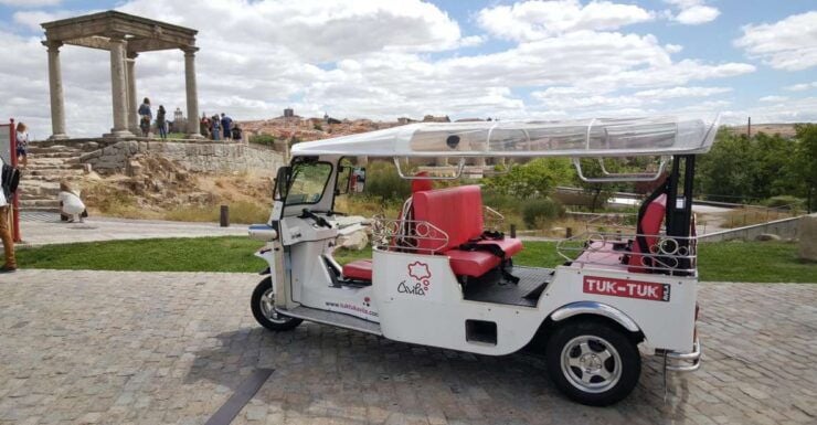 Avila: Guided City Tour in Tuk Tuk - Tour Highlights