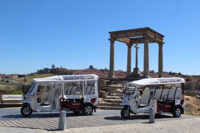 Ávila: Hop-on Hop-off Tuk Tuk Tour - Stops and Landmarks Covered