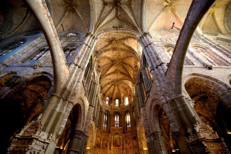 Ávila: Private Tour Old Town and Basilica of San Vicente - Tour Highlights