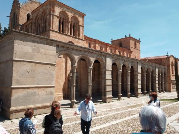 Ávila: Private Tour Old Town and Basilica of San Vicente - Tour Description