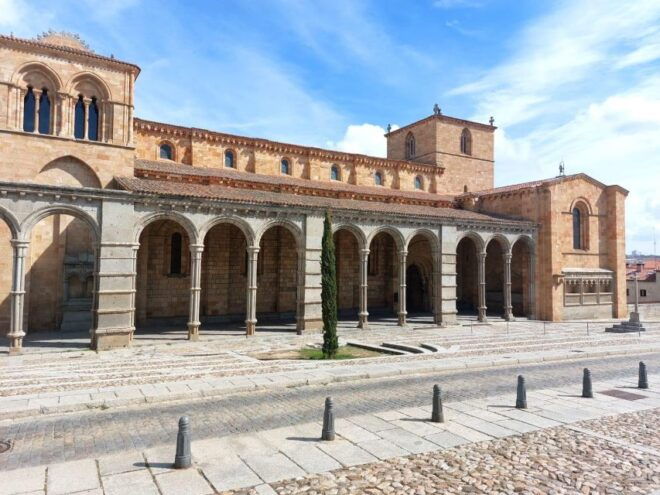 Avila. Visit the Historic Quarter and Walls - Description