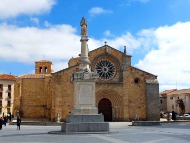 Avila. Visit the Historic Quarter and Walls - Meeting Point