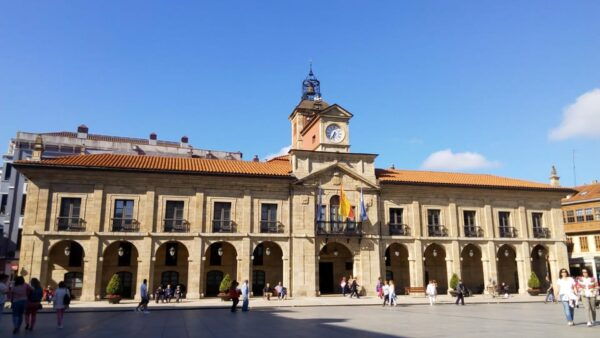 Avilés: Discover Its Historic Center - Exclusive Access to Las Alas Chapel