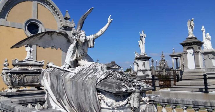 Avilés: Guided Tour of the La Carriona Cemetery - Tour Overview and Details