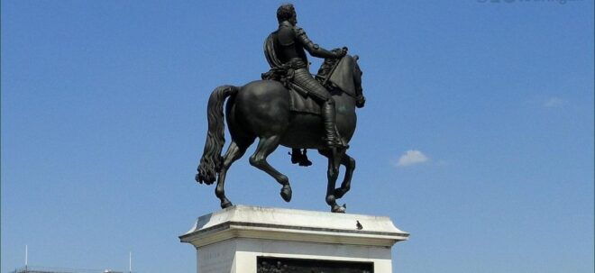 Avoid the Traffic, Paris Walking Tour in a Unique Manner. - Not Suitable For