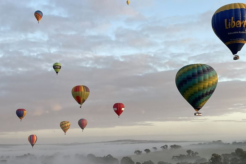 Avon Valley Hot Air Balloon Flight in Perth includes breakfast - Sunrise over Avon Valley, not central Perth