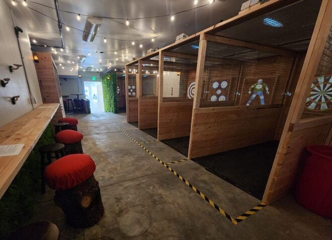 Axe Throwing - 60 Minute Experience - Axe Throwing Session