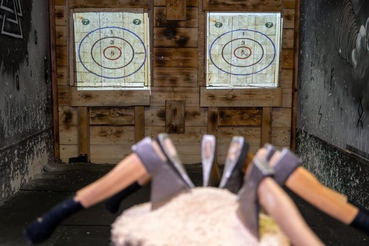 Axe Throwing in Fun Arena in the centre of Prague - Practical Details and Tips