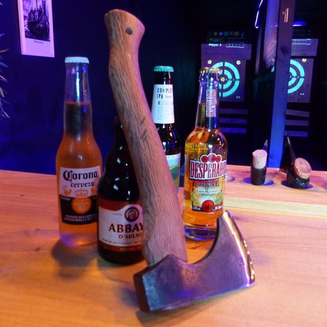 AXE THROWING TENERIFE - Ideal for Groups and Celebrations
