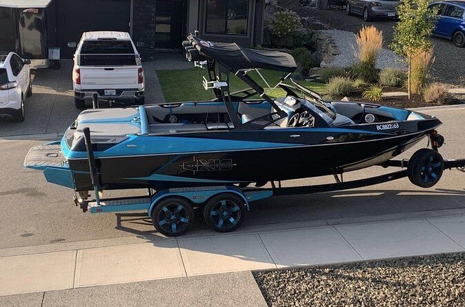 Axis T22 Wake Surfing Boat Rental - The Basics of the Axis T22 Wake Surfing Boat Rental