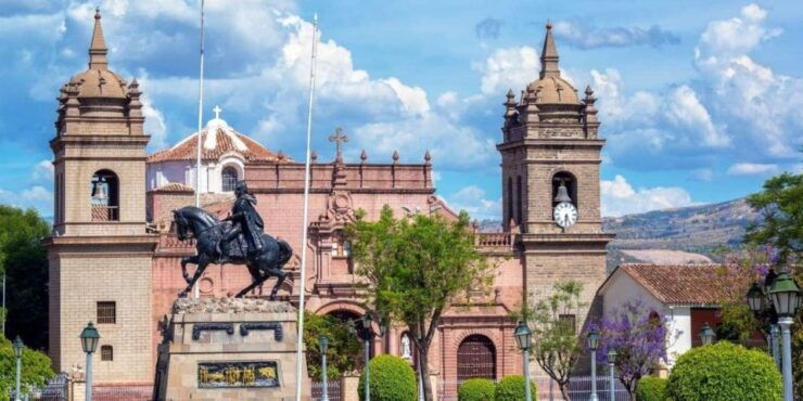 Ayacucho: Colonial Temples | Altarpieces and Architecture | - Ayacucho: A Cultural Gem