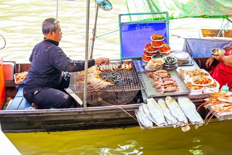 Ayutthaya and Amphawa One Day Private Tour - Three ancient temples, one long day