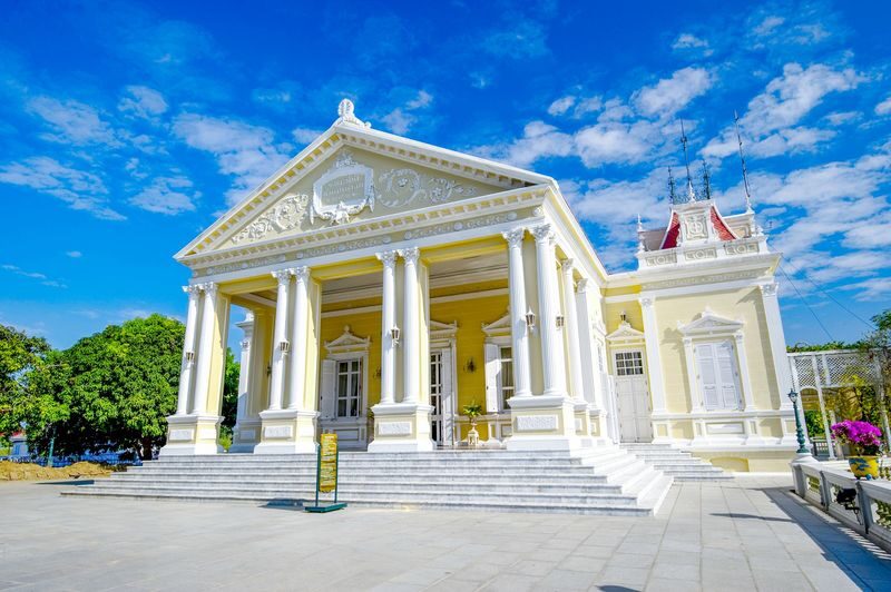 Ayutthaya & Bang Pa-In Palace Full-Day Historical Experience - Who should take this tour