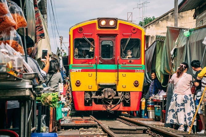 Ayutthaya, Damnoen Floating & Maeklong Railway Market Day Tour - Who Should Consider This Tour?