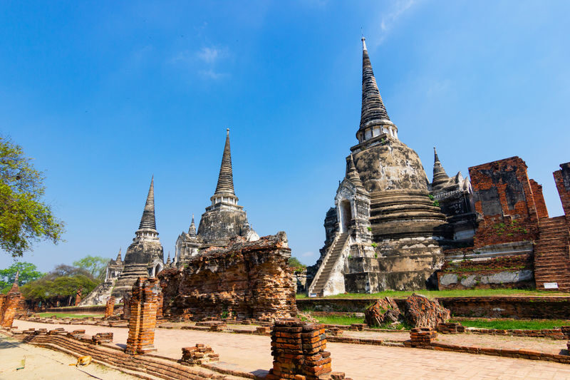 Ayutthaya Must-Visit Tour: Summer Palace, Floating Market & Temples - Night market stop, if your selected route includes it