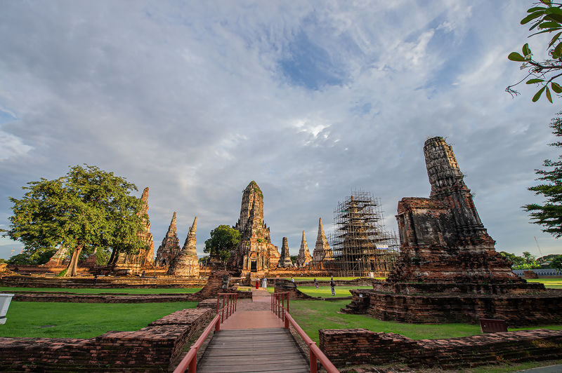 Ayutthaya Must-Visit Tour: Summer Palace, Floating Market & Temples - Pick the itinerary that matches your day