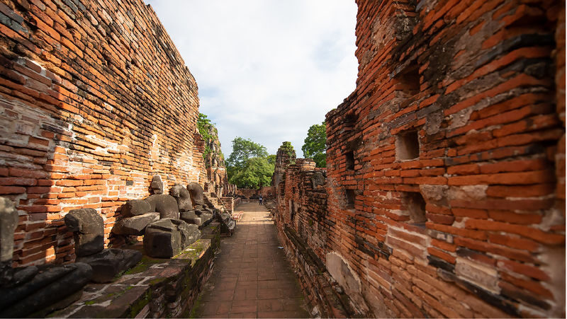 Ayutthaya Must-Visit Tour: Summer Palace, Temples Full Day - Wat Chaiwatthanaram: Khmer-inspired towers