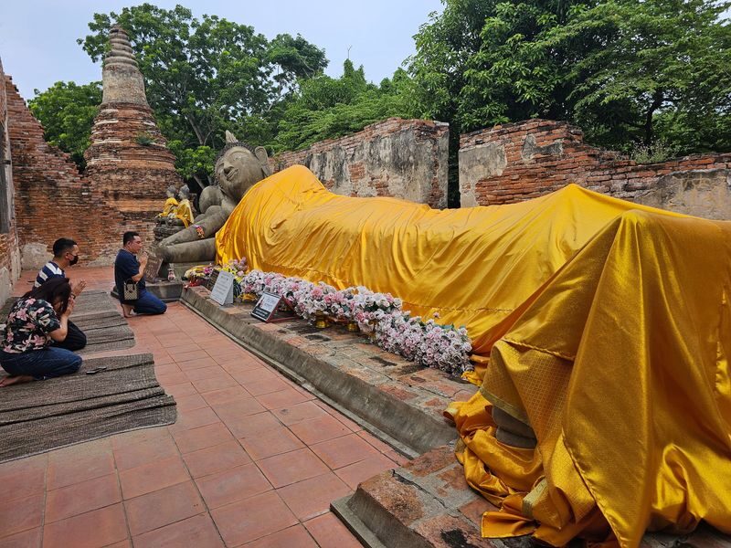 Ayutthaya: Private Longtail Tour with Optional Temple Visits - Who gets the most from this boat trip?