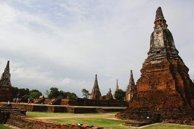 Ayutthaya Sunset Boat Ride & Famous Attractions Join Tour - Famous Ayutthaya Attractions