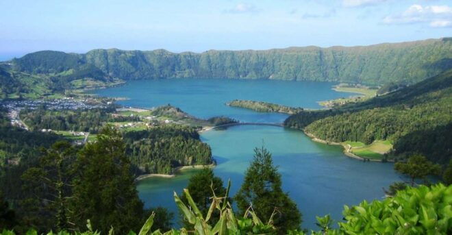 Azores: Sete Cidades Scenic Jeep Tour From Ponta Delgada - Lakes and Volcanic Craters