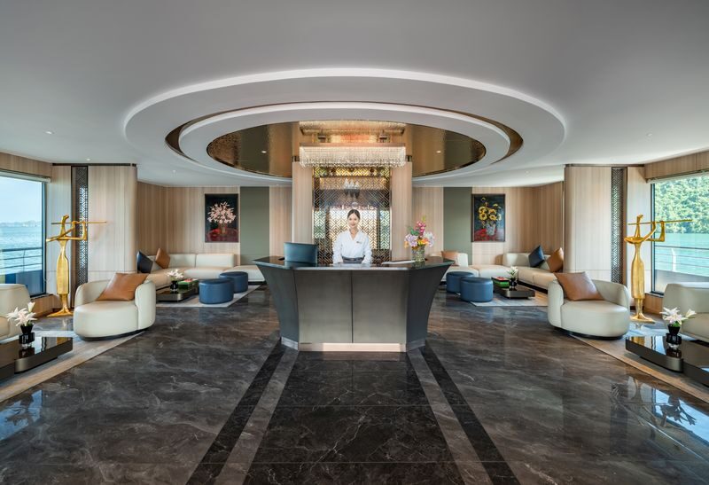 Azura 2D1N Luxury Cruise: Ha Long Bay & Lan Ha Bay Tour - Who should choose Azura?