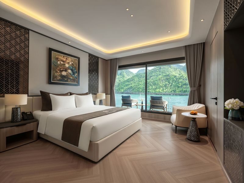 Azura 3D2N Luxury Cruise: Ha Long Bay & Lan Ha Bay Tour - Day one: lunch, Bright Cave and sunset