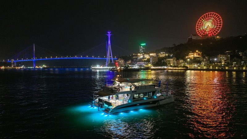 Azure 9 Sightseeing Ha Long Yacht Tour - Morning, sunset or city lights?