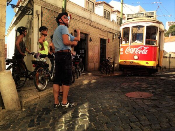 B-Side of Lisbon by E-Bike: 3-Hour Guided Tour - Cancellation Policy