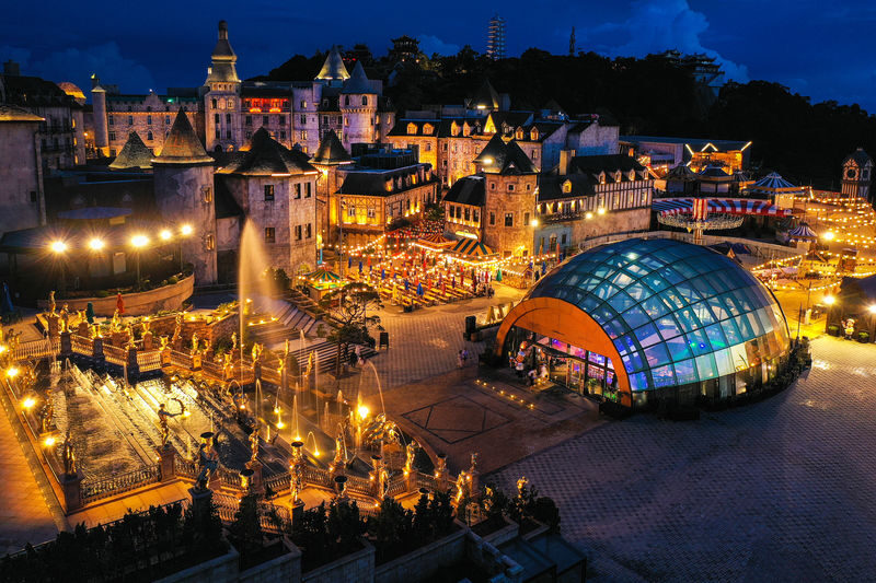 "Ba Na by Night" Ticket in Sun World Ba Na Hills - The afternoon cable car ride sets the pace
