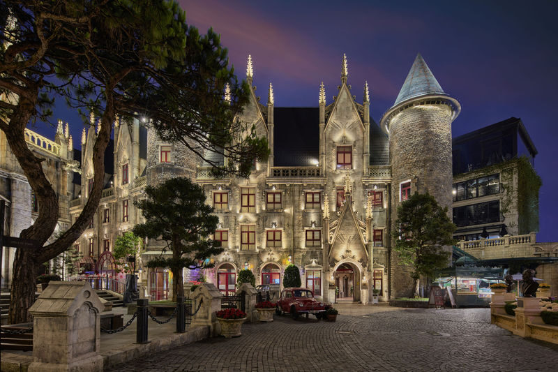 "Ba Na by Night" Ticket in Sun World Ba Na Hills - French Village, gardens and evening lights