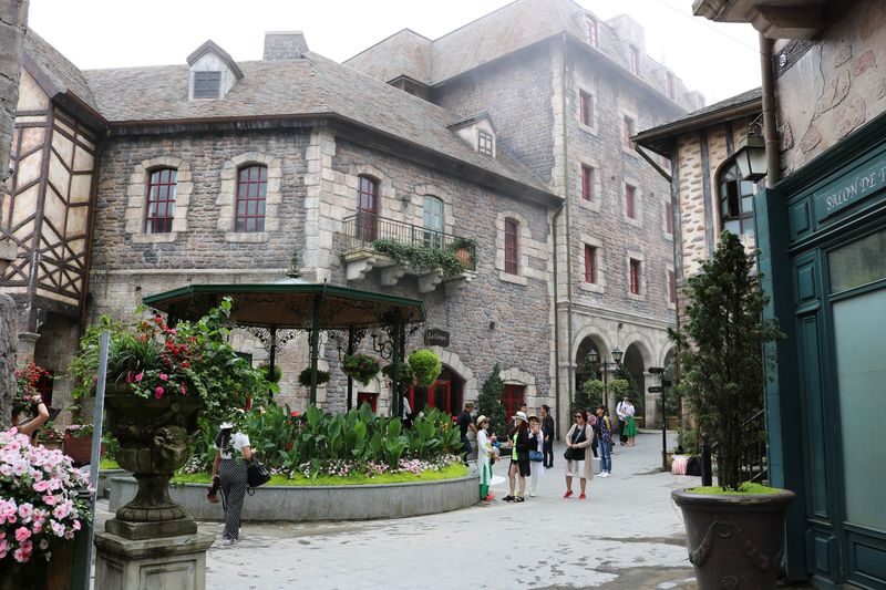 Ba Na Hills Day Trip from Da Nang with Chinese-Speaking Guide - A mountain day with a big-ticket view