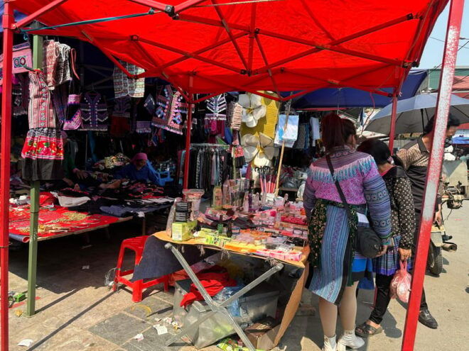 Bac Ha Sun Day Market Group Tour - Ethnic Groups Encountered