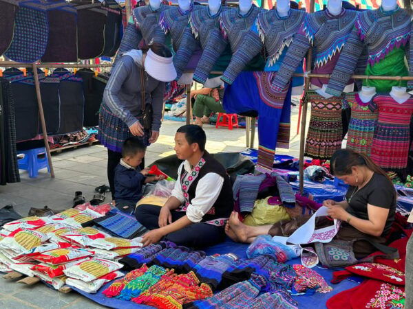 Bac Ha Sun Day Market Group Tour - Customer Feedback