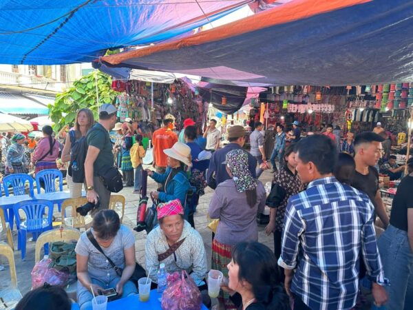 Bac Ha Sun Day Market Group Tour - Booking Process