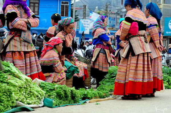 Bac Ha Sun Day Market Group Tour - Travel Tips and Recommendations