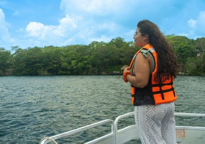 Bacalar: Explore the 7 Colors Lagoon in a Pontoon Ride - Pontoon Ride on Bacalar Lagoon