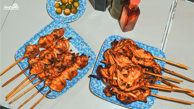 Bacolod City Half-Day Tour - Chicken inasal at lunchtime